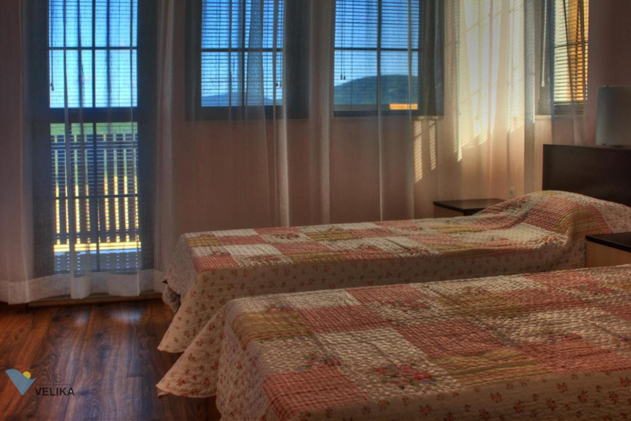 Vis Velika Bed and Breakfast Eksteriør billede